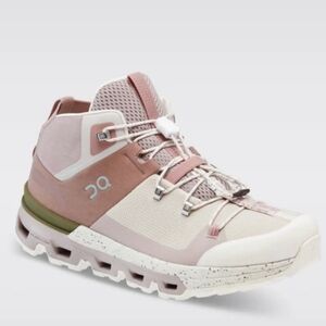 New On Women's Cloudtrax Hiking Boots 